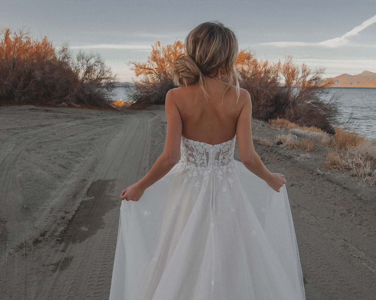 NEU Brautkleid Hochzeitkleid weiß oder creme mit Neckholder Größe 34 bis 58 